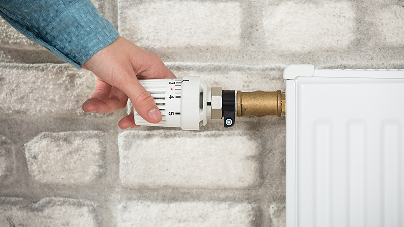 district heating - radiador con válvula termostática